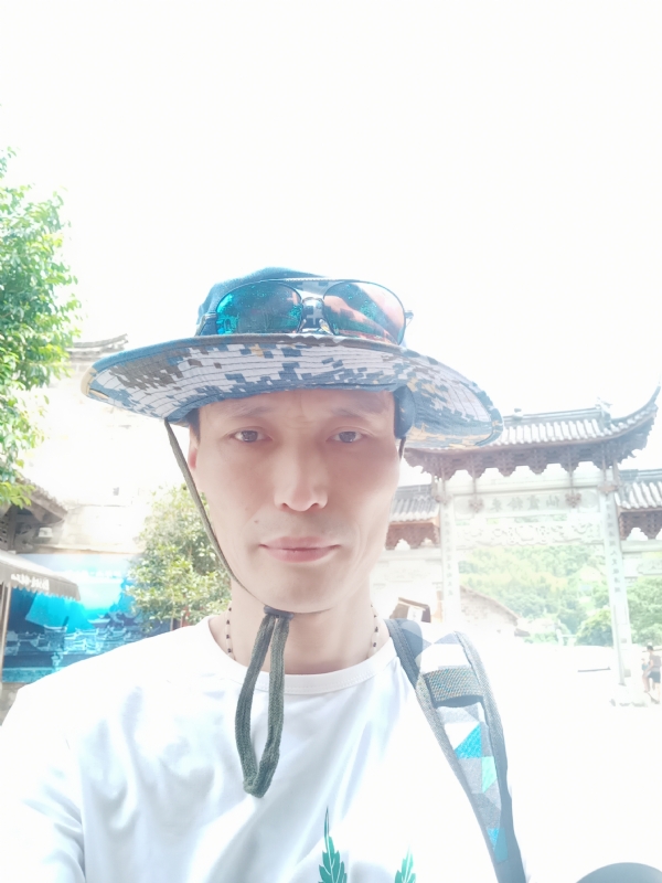 童群海的第一张照片--金华上门女婿服务网